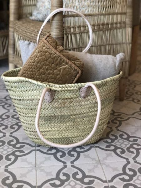 Håndlaget Stråveske, Fransk Markedskurv Med Lyst ( Rundet) Skinnhåndtak