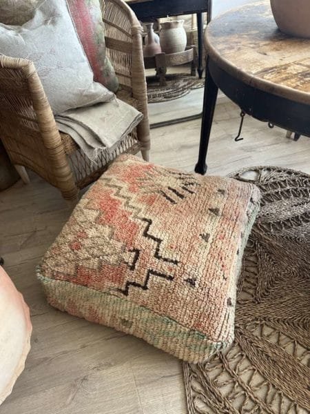 Marokkanske Håndsydde Trekk til Puff I  Ull Fra Vintage Tepper, Beige/Korall/ Turkis/Stripet Rosa/ Rød Bunn