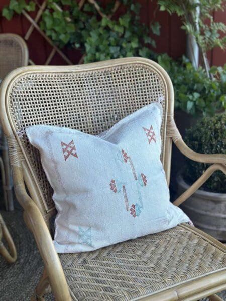 Putetrekk I Kaktussilke, Med Broderi, Offwhite. 45×45