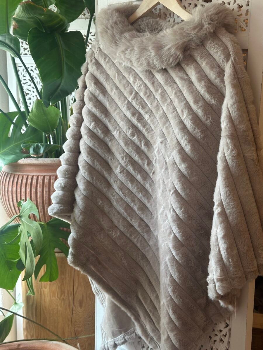 Rosenvinge Poncho I Fuskepels,Taupe/Beige