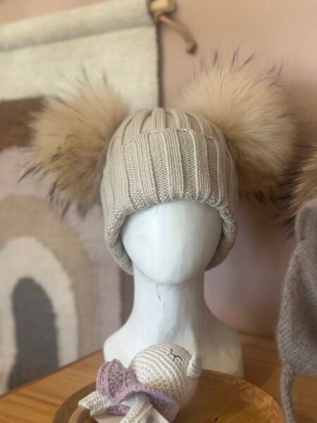 Fianoa Lue Med To Pelsdusker til barn 6mnd -3/4 år 48-53cm