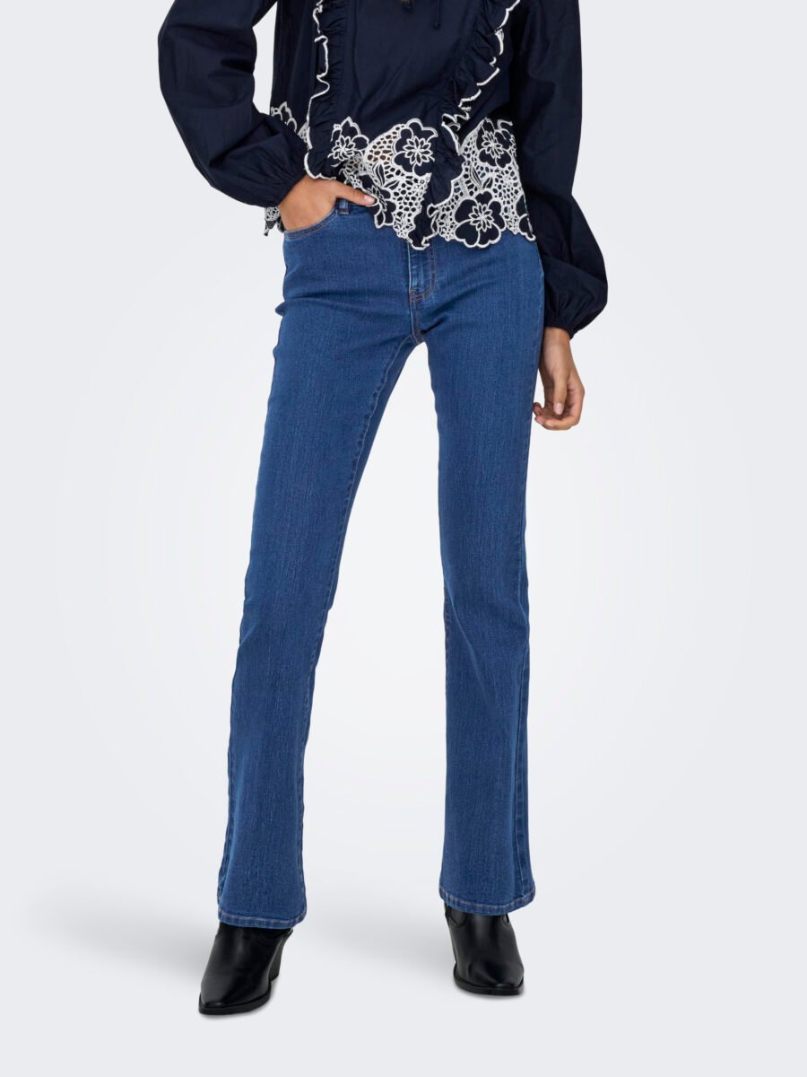 JDY KAREN MIDWAIST FLARED JEANS DNM, BUKSE, Medium Blue Denim - Bilde 2