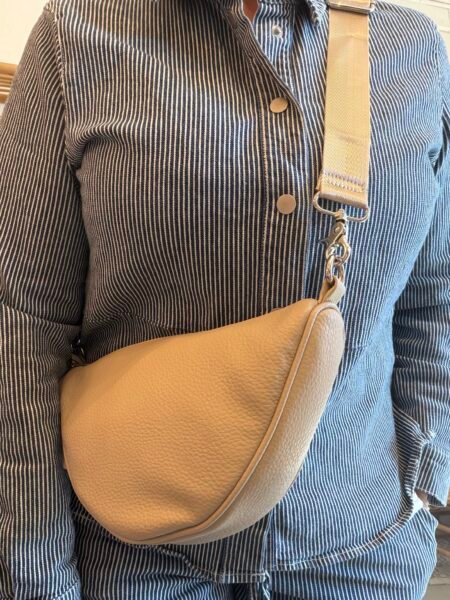 Rosenvinge Eva triangelbag / Veske , Beige 29x16cm