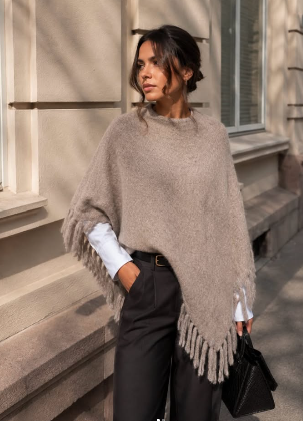 Rève, Caroline Poncho med Frynser, One Size, Sand/Beigemelert