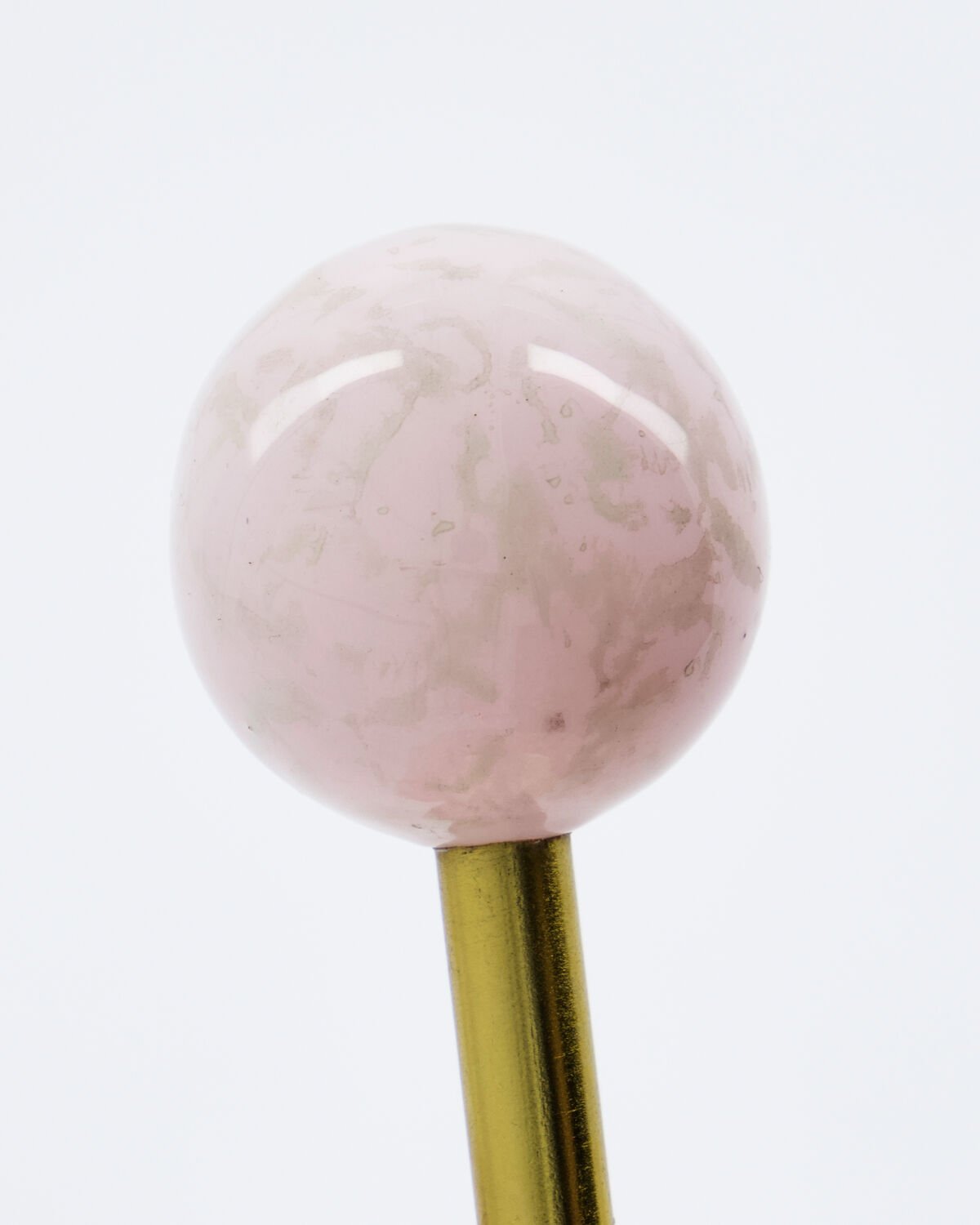 House Doctor Knagger Messingfarget Med Rosa Resin Knotter - Bilde 2