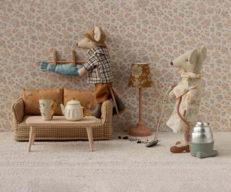 Maileg Sofa Rutet Med Blomstrede Ryggputer