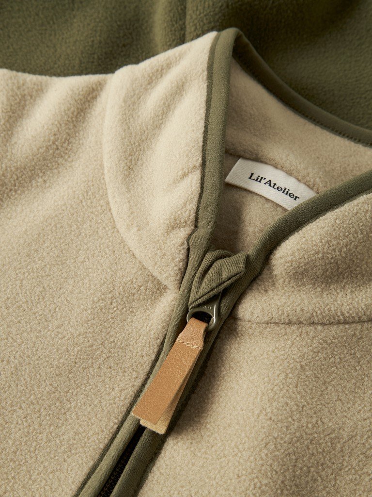 LIL ATELIER, LASPEKTRA FLEECE SET 1FO LIL, Winter Moss/Lys og MørkGrønn - Bilde 2