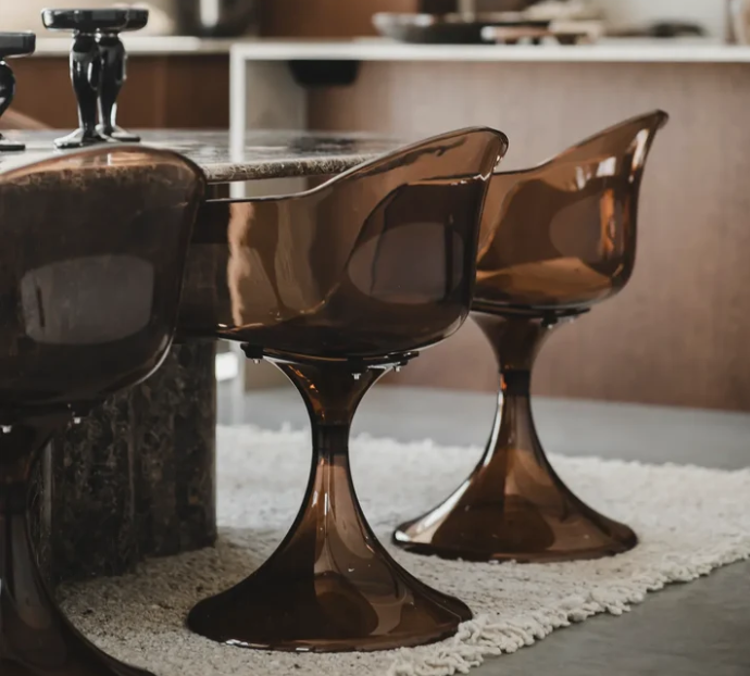 Jakobsdal Gloss Stol, Brown- Brun, 58.5x50.5x79.3 cm ( Obs: Frakt må eventuelt avtales)